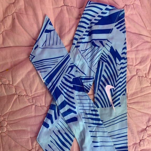 Blue Nike headband - Picture 2 of 5